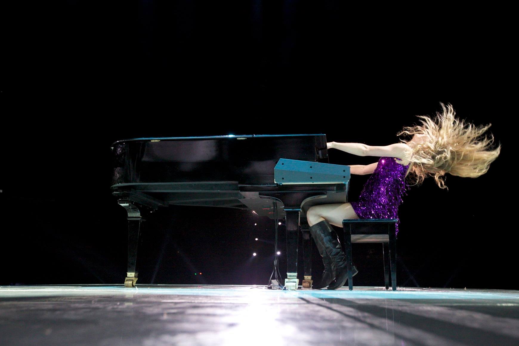 taylor_swift2 → Strike Tours