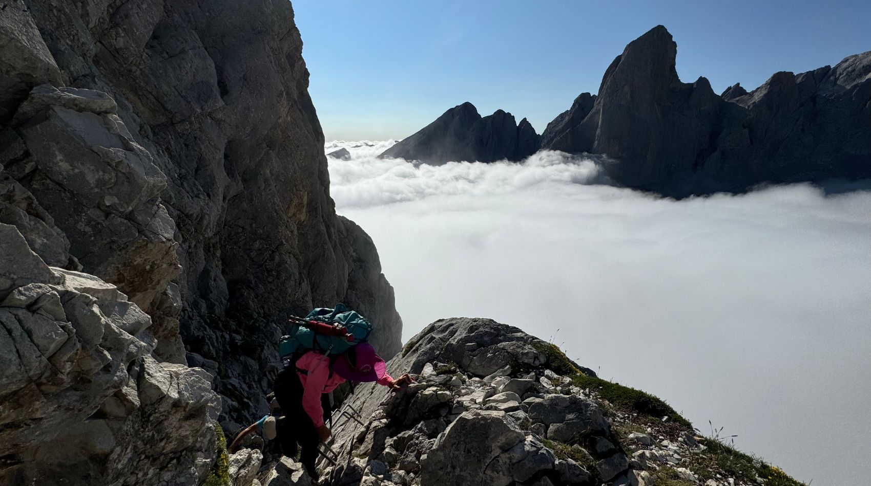 PICOS EXTREME14 → Strike Tours