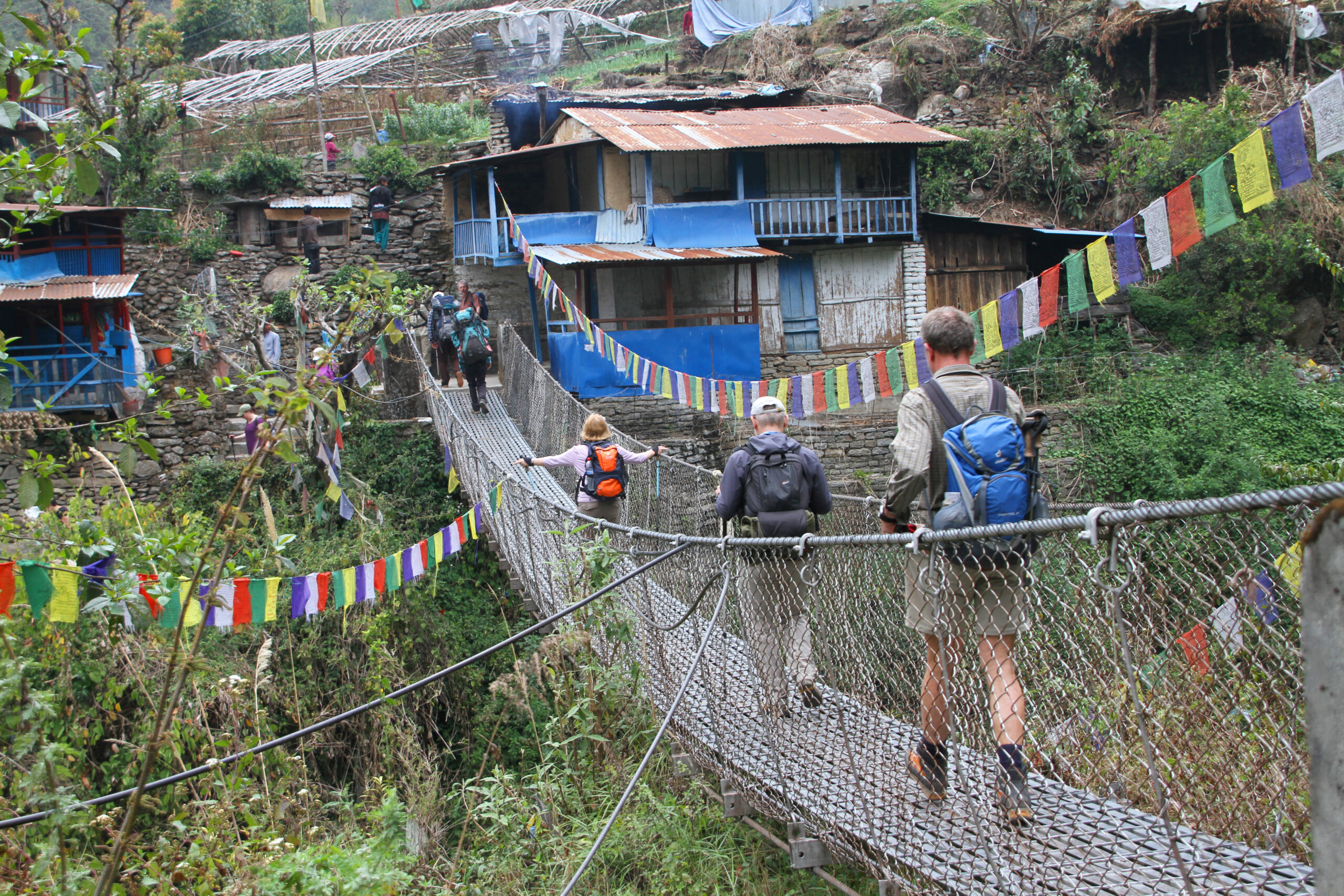 Thikedhunga-22-Bruecke_Bhurungdi_Khola-2013-gje → Strike Tours